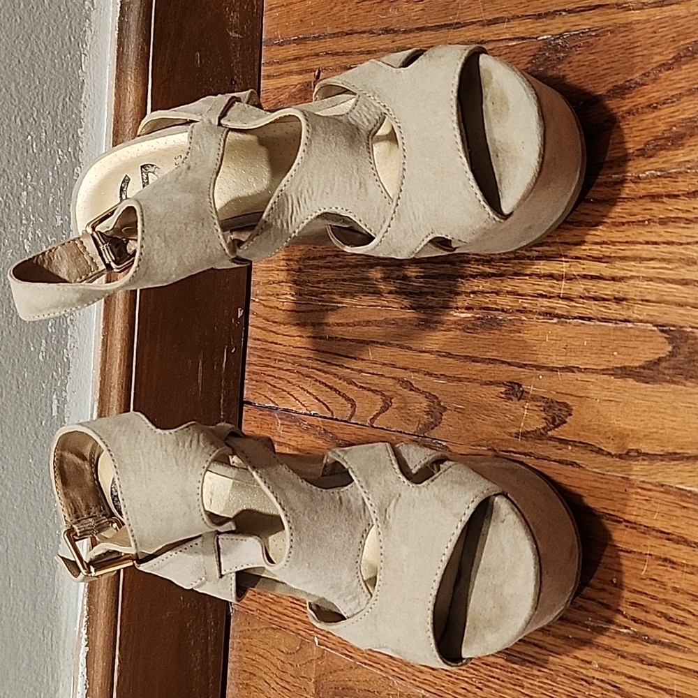 G by Guess wedges